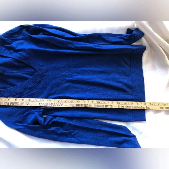 GAP Ultrasoft Wool Vneck Sweater - Picture 9 of 10